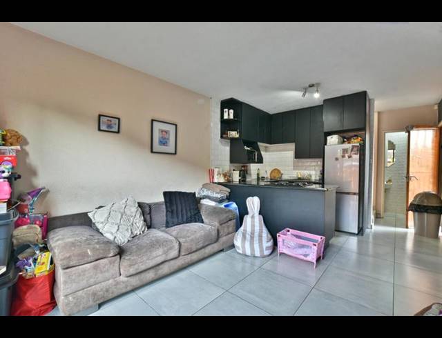 2 BEDROOM APARTMENT FOR SALE IN NEW REDRUTH